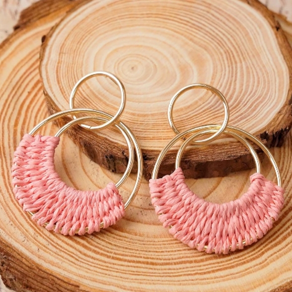 Pink Woven Raffia Gold Hoop Earrings Wicker Hoops Links Post Vacation Style New - Picture 2 of 5